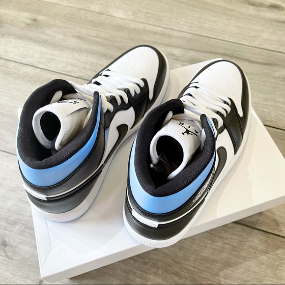 Air Jordan 1 Mid Women’s Black University Blue - Picture 5 of 9